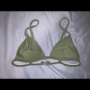 Selling because I no longer wear this item!